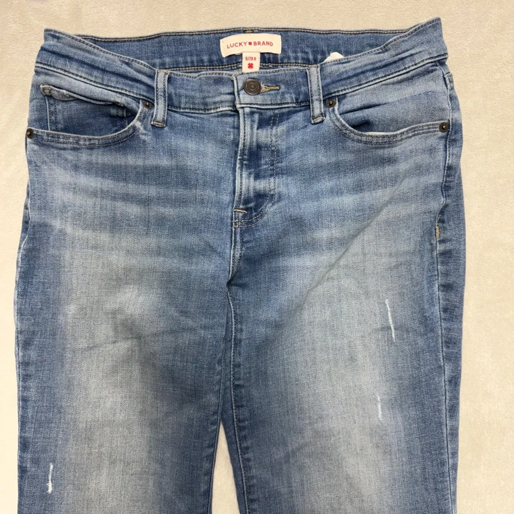 Lucky Brand‎ Sweet Mid Rise Straight Jeans Blue Distressed Denim 6/28 R